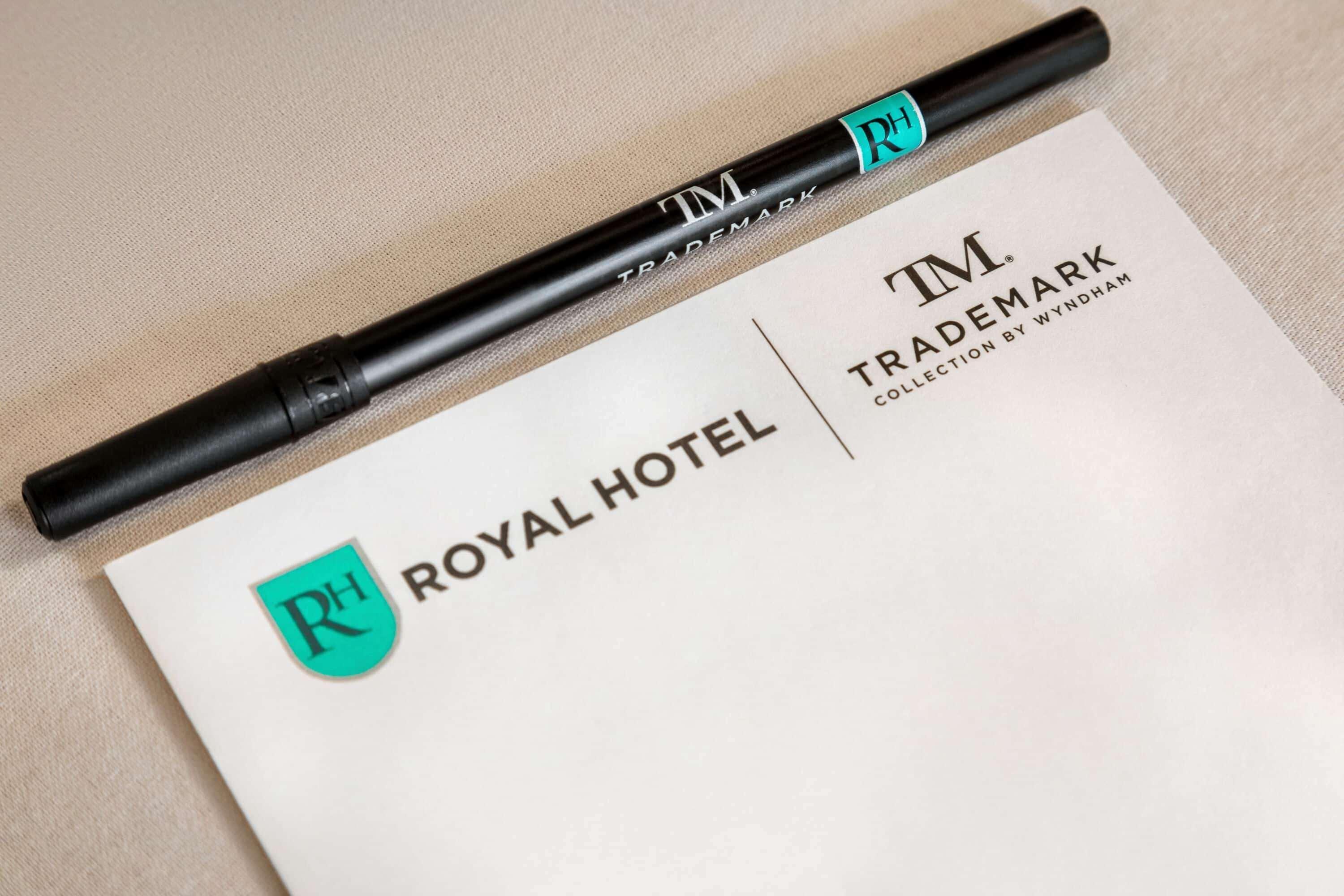 Royal Hotel Calgary, Trademark Collection By Wyndham Zewnętrze zdjęcie